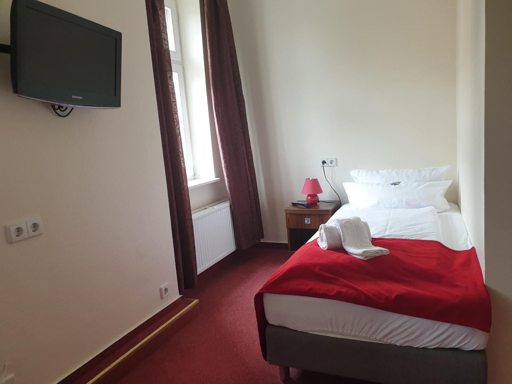 Viadrina Rooms & Apartments Frankfurt-Oder Am Park Im Zentrum 奥得河畔法兰克福 外观 照片